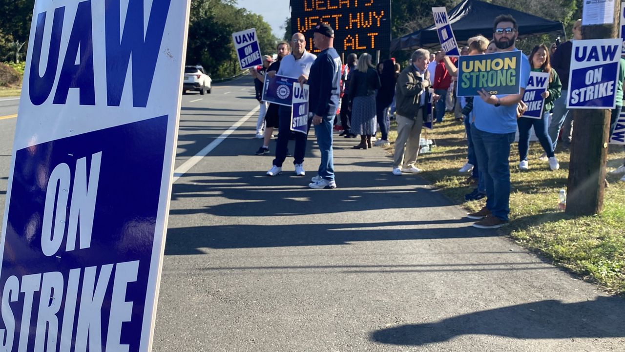 UAW workers in New York join nationwide strike - Vimarsana News